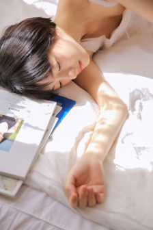女角色翻白眼流口水流眼泪的游戏